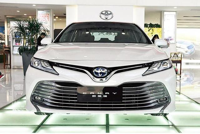 第八代凯美瑞并不只靠外表,B级车中的王者,黑科技运用可圈可点