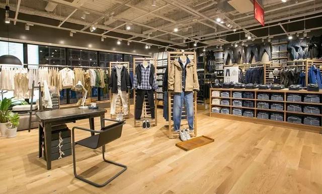 优衣库和无印良品服装对比,优衣库和无印良品的衬衫哪个好