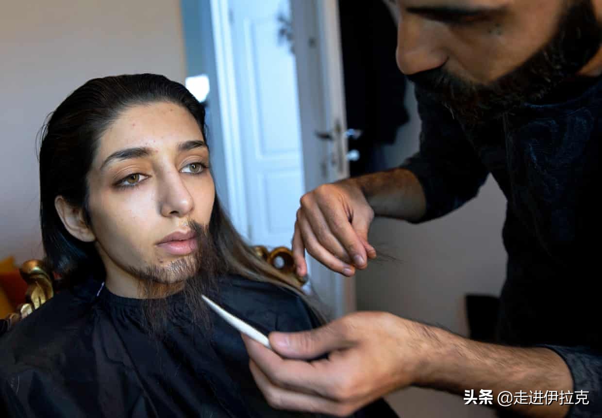 伊朗女扮男装,伊朗女性足球场观赛