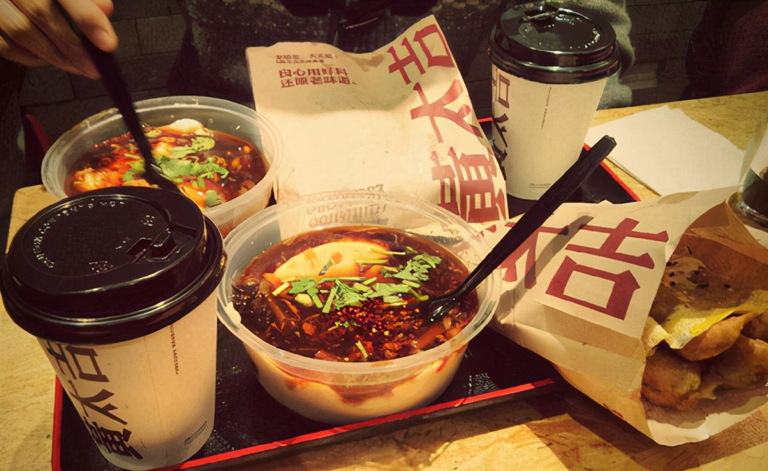 海底捞为什么容易火出圈,海底捞为什么总是那么火