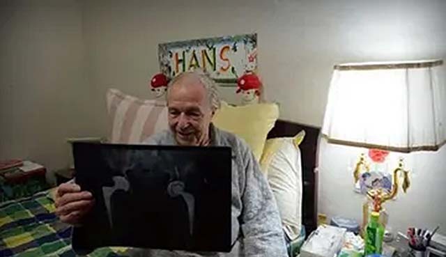 中国小伙为报答瑞士房东为其送终，2012年老人去世：想长眠于中国