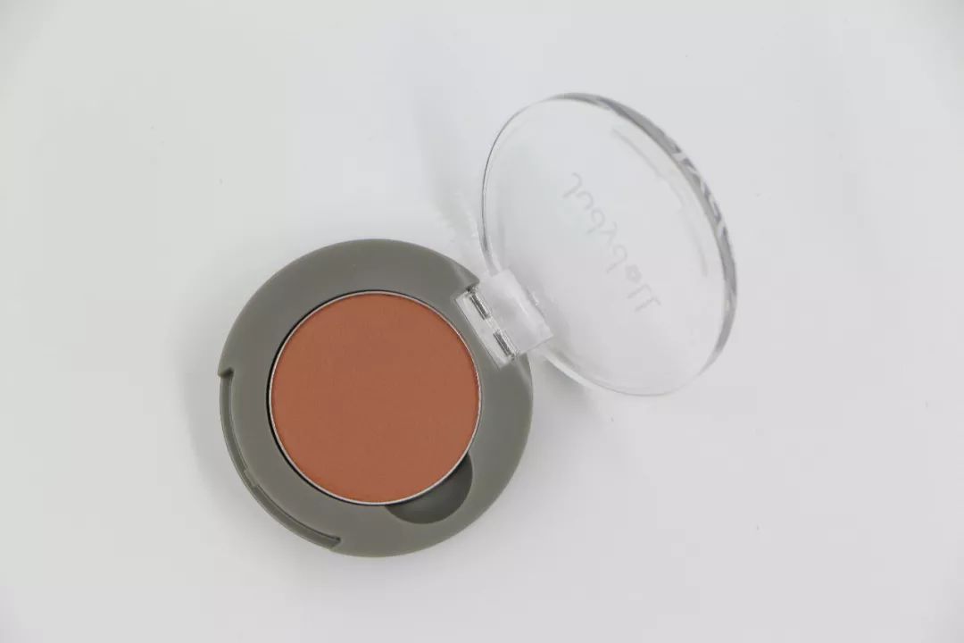 手残党化妆肿眼泡,眼妆教程单眼皮肿眼泡如何画眼妆