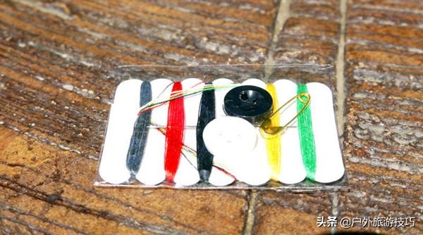 荒野求生手册：怎么制作一个户外求生宝盒edc，具体用法讲解