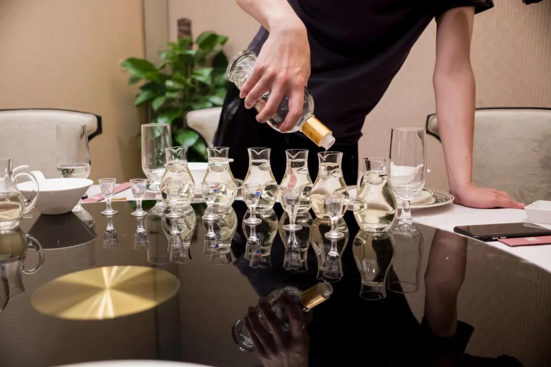 低度酒运营方案,低端白酒创业项目名称大全