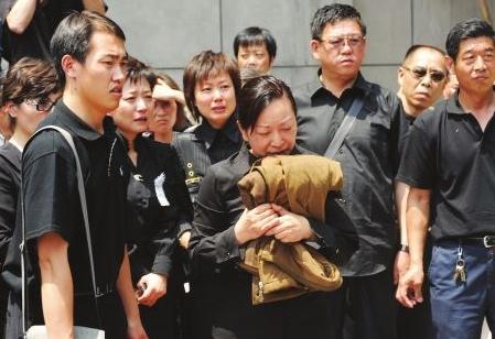 央视主持人罗京去世11年妻子改嫁,主持人罗京去世多少年了