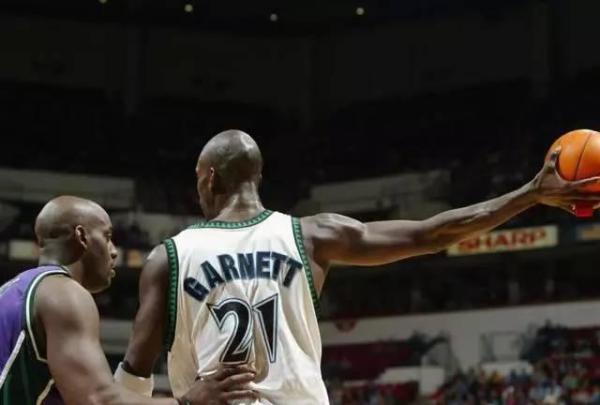 顶级球员触球次数少,顶级篮球球员手感