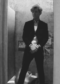 他们拼命化解尴尬的样子，够我笑上一整天