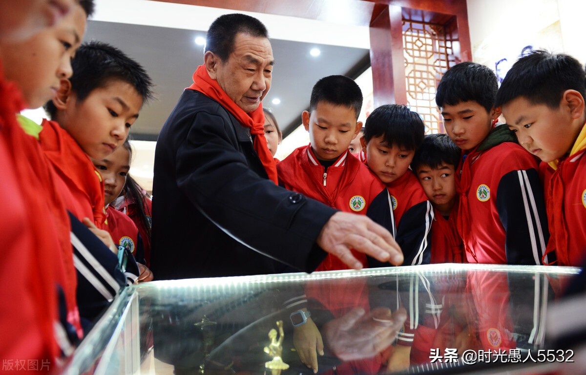 北京首富李晓华做什么起家,曾经的北京首富李晓华现在如何