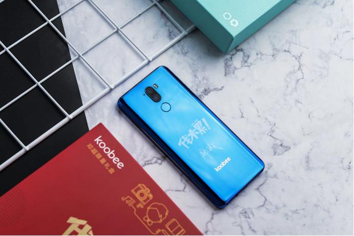 你还记得这款革命性的手机吗,你们还记得以前的老年机吗