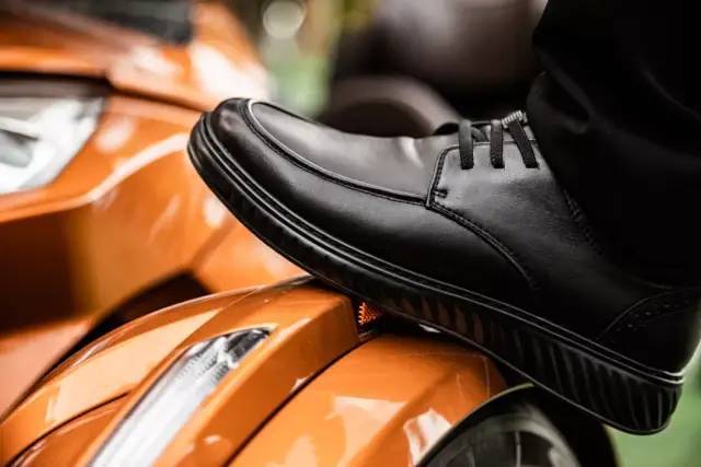 皮鞋男士真皮梦特娇,既休闲又舒服的皮鞋