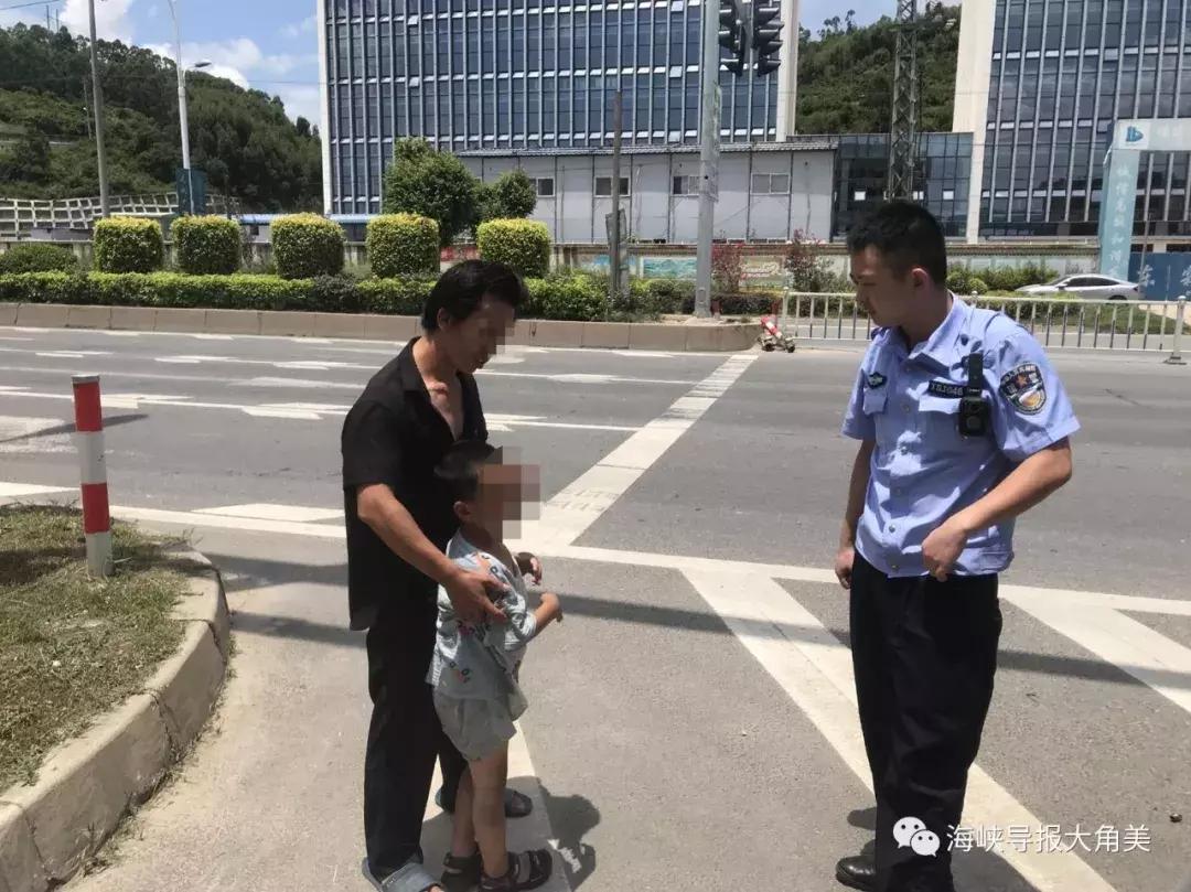 事发漳州，一男子抱着孩子站在路中间想寻短见，原因竟是……