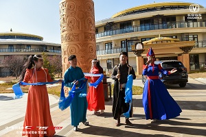 新款长安cs75plus试驾第一视角,一见倾心车展体验长安cs75plus