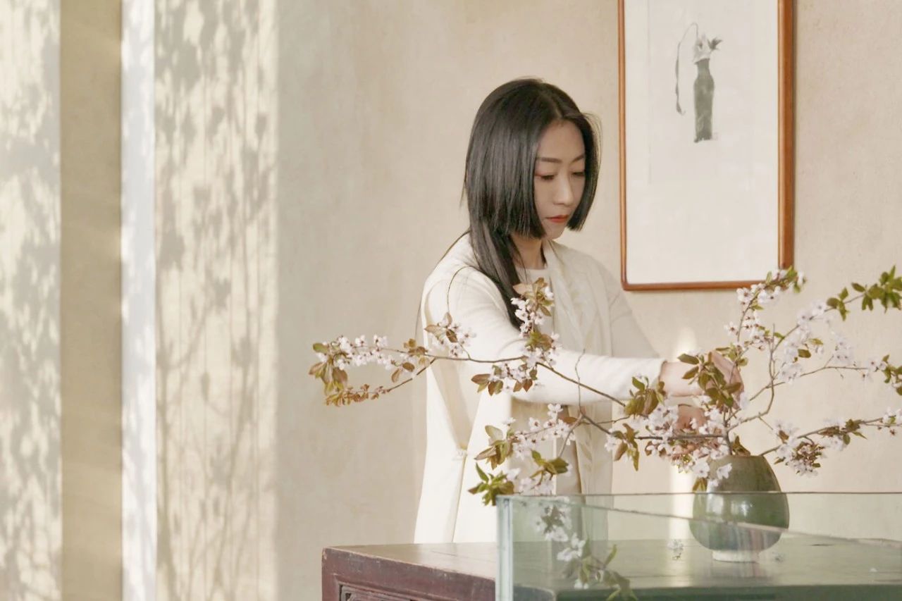 她买下别人挑剩的渣户型，花10年任性改造，浴缸像床那么大