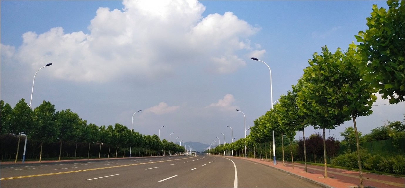 牟平城铁站规模不大，但干净整洁，作为牟平门户你觉得如何？