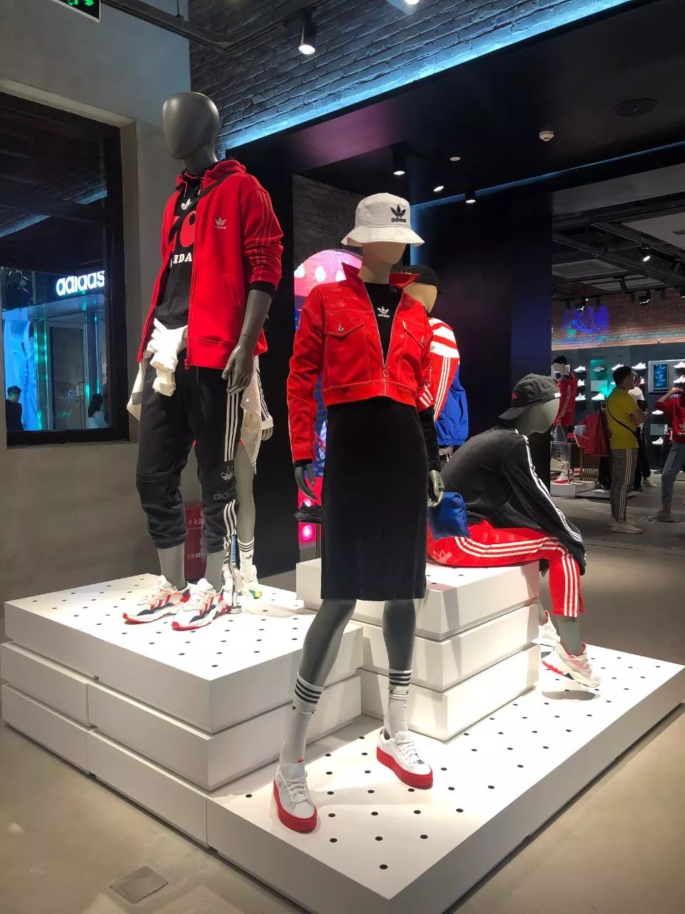 adidas三叶草时装,adidas三叶草夏季上新