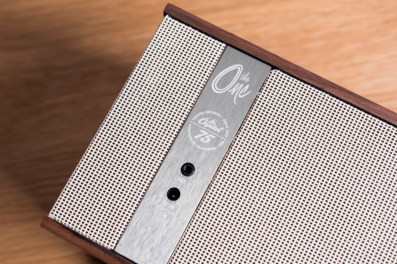 来自美国的绅士之音——杰士Theone