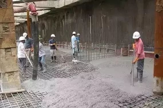 如何控制水下混凝土灌注,混凝土怎么控制含气量