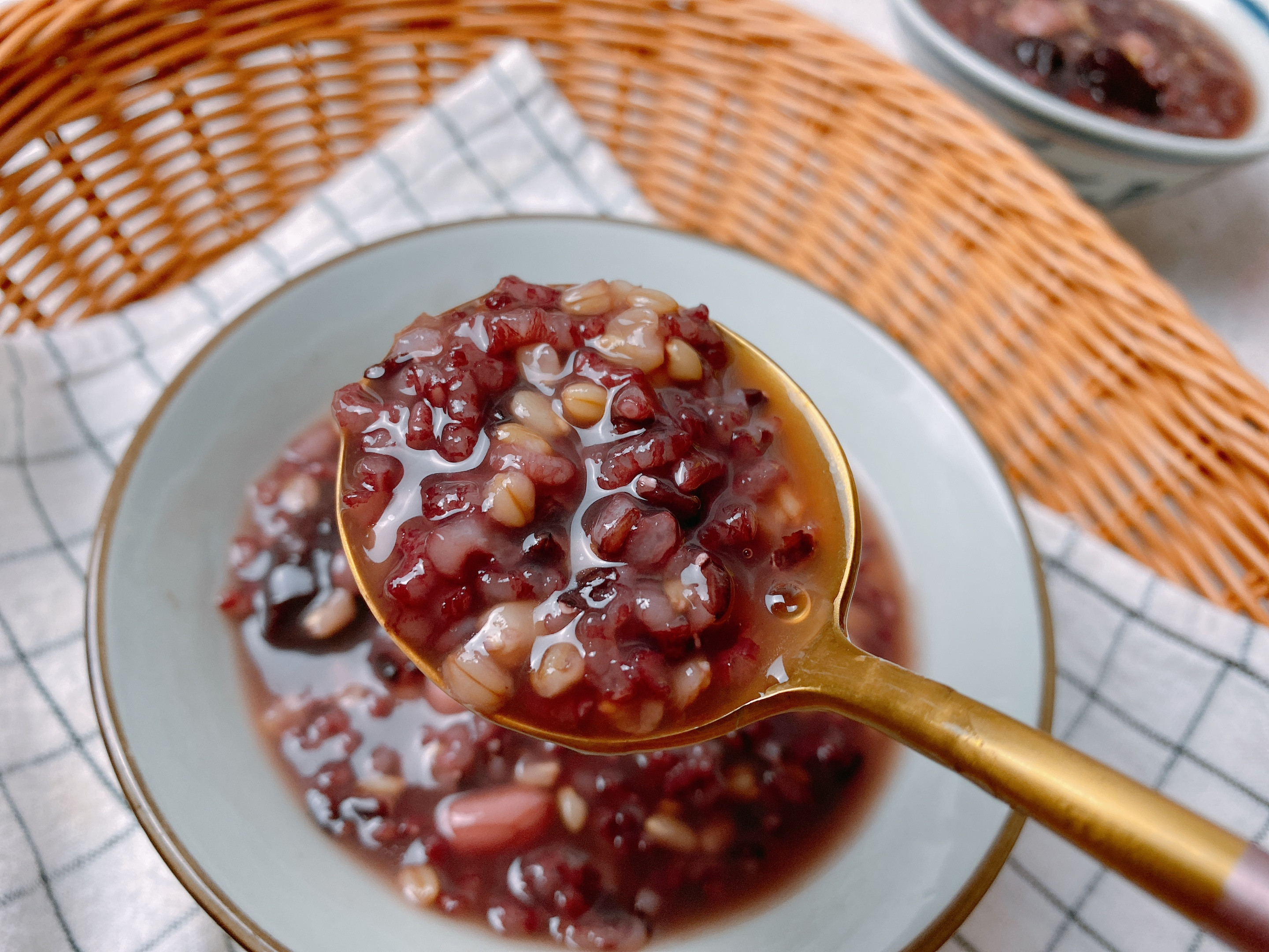 冬天多喝什么粥比较好,冬天喝这4种粥养胃还瘦身