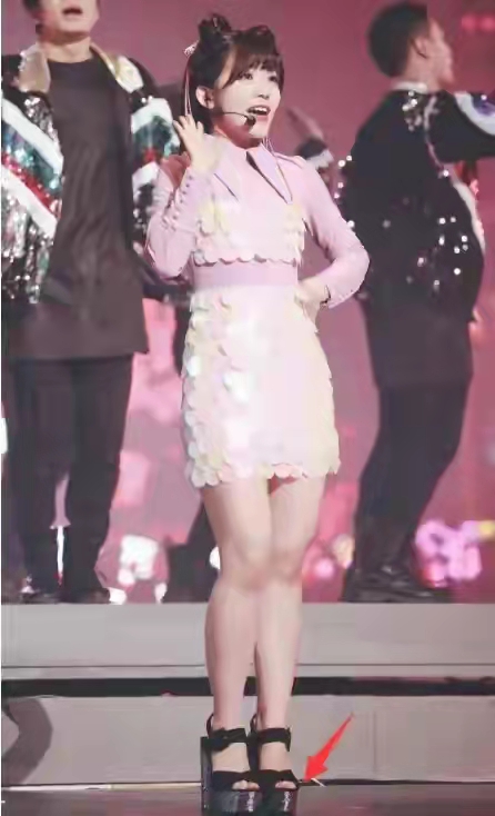 脸很美身材却减分的8位女星,只能看脸不能看身材