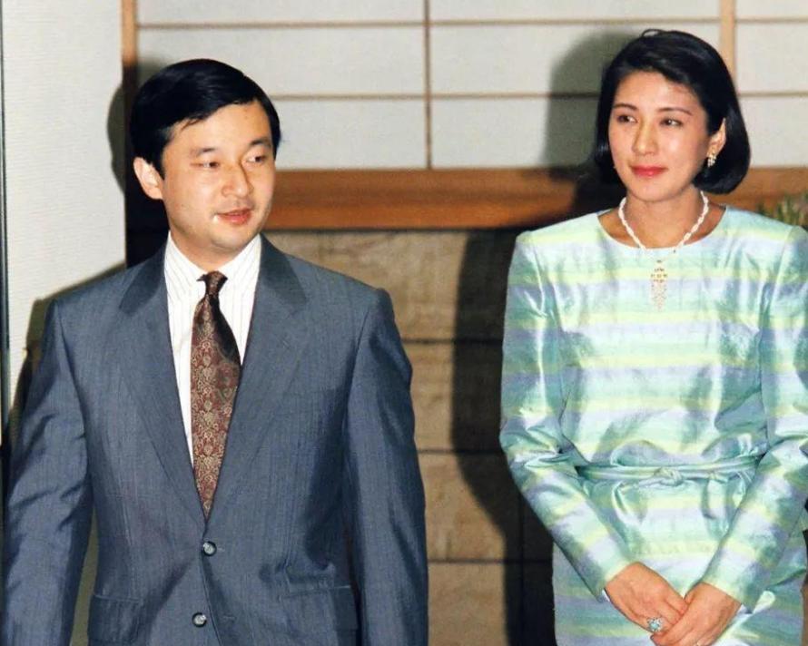 雅子成为太子妃不容易，因身高超过1米62，所以被日本皇室嫌弃