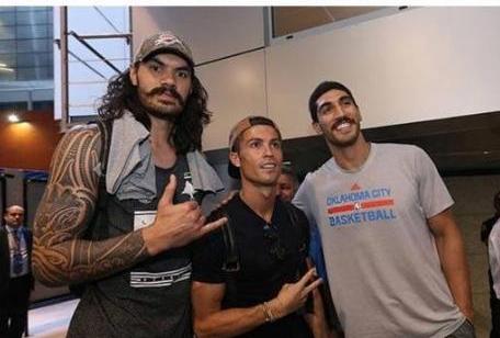 c罗与篮球明星的相遇时刻,当c罗打篮球时是什么样子