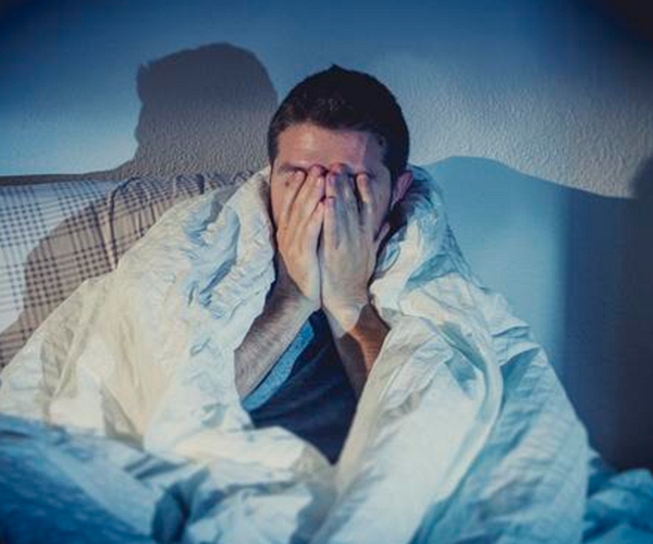 鬼故事鬼压床预示着什么迷信说法,老人讲鬼压床的迷信说到了什么