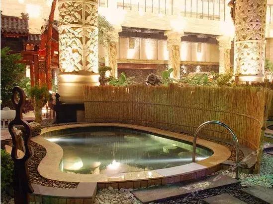 北京洗浴温泉休闲会所排名前十,天冷了北京10大温泉度假村等您泡