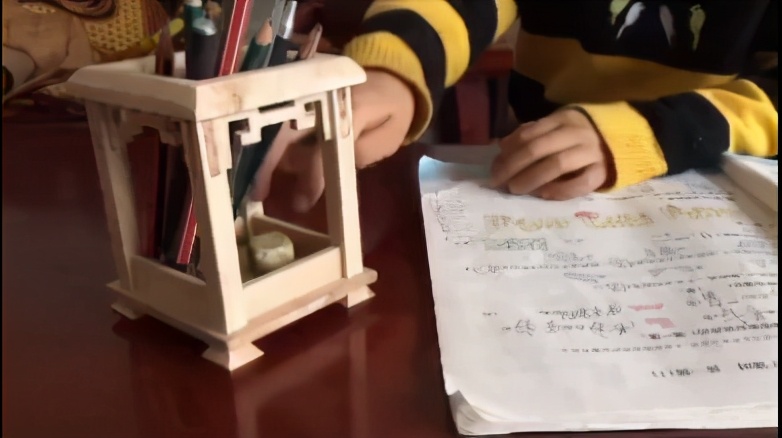 木制工艺品获央视点赞、手制包秒杀爱马仕、螳螂车羡煞万人……