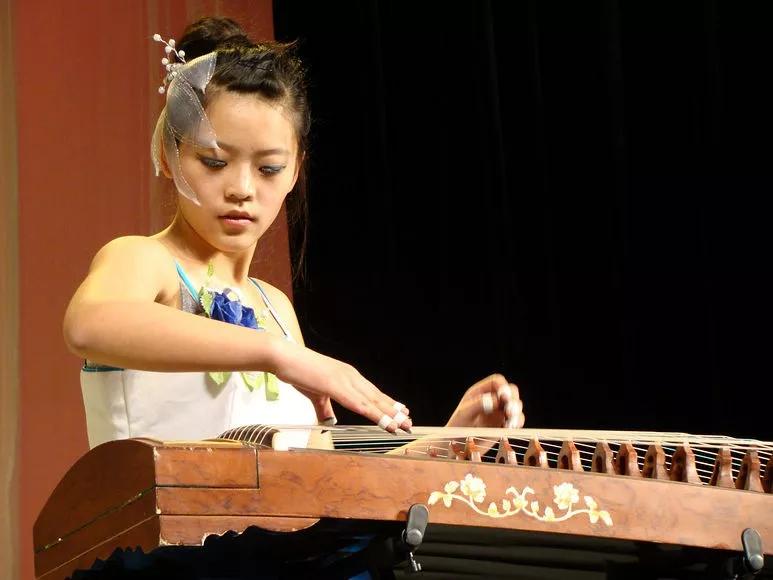 二手古筝需要注意哪些,买古筝注意事项及禁忌