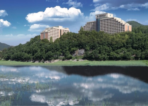 韩国大明山滑雪度假酒店,雪山温泉spa池