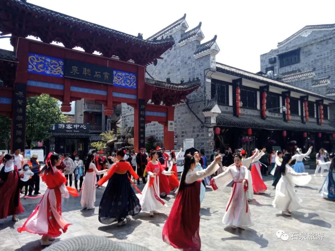 小城故事多姿多彩,小城故事多有意思吗