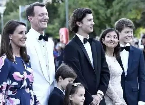 贵族学校学生的奢侈生活,贵族学校真实生活合集