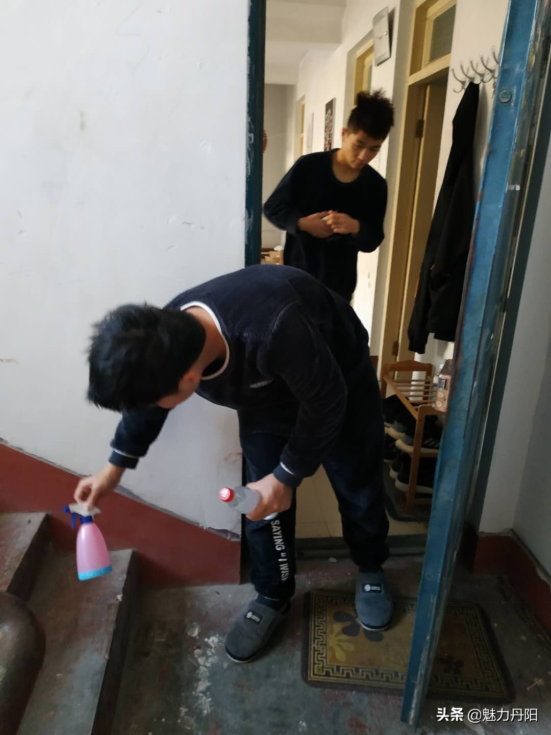 【抗击疫情丹阳在行动连续报道八十一】丹阳路社区：暖心服务送门前，人员隔离心相连