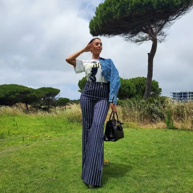 c罗女友霸气走秀,c罗穿裙子