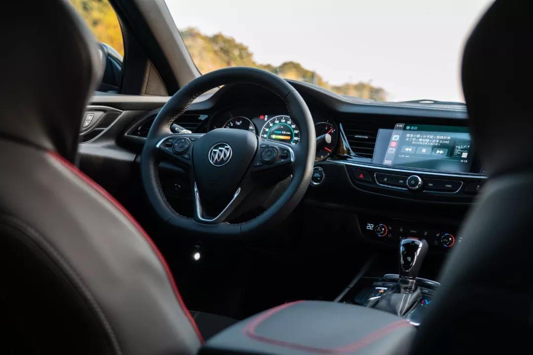 君威gs和君威gs哪个更好,买21款君威gs的十大忠告