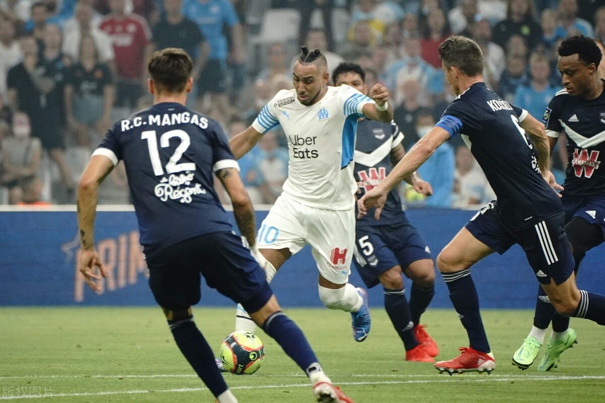 法甲“梅西”踢疯了!长途奔袭,连过5人破门,登顶射手榜