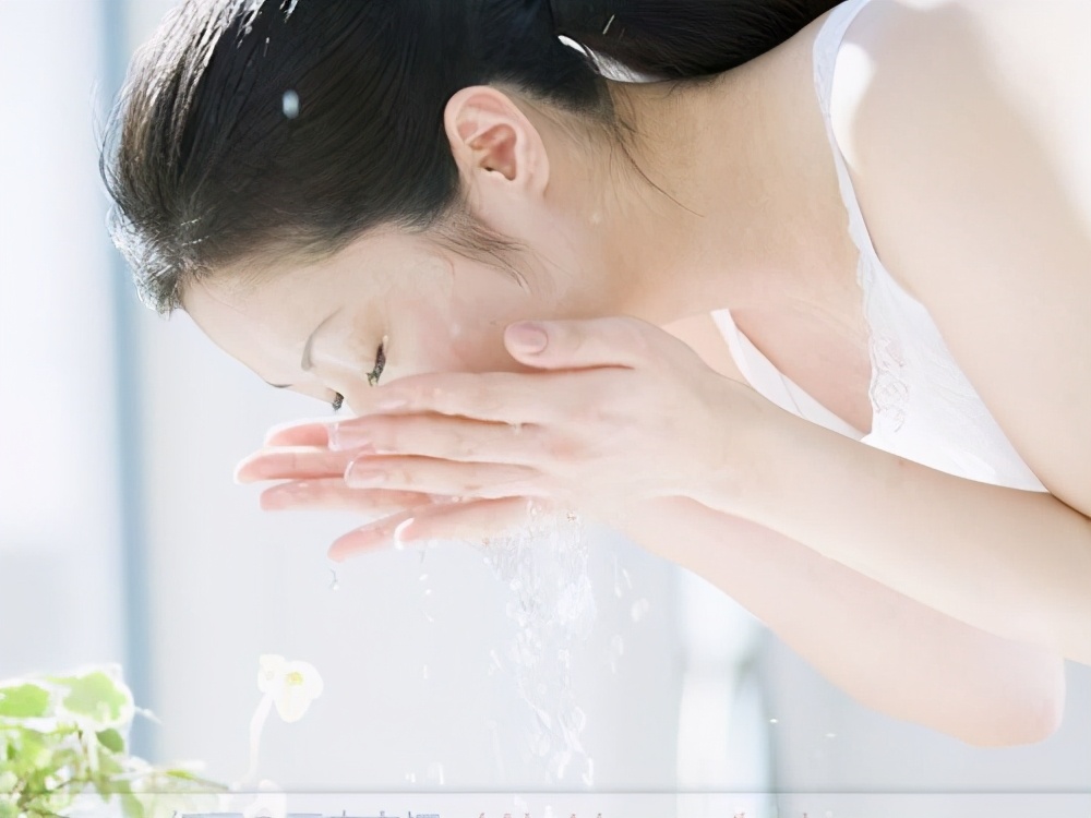 t区闭口粉刺反复长怎么办,额头反复起闭口粉刺怎么回事