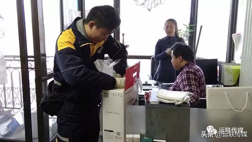 一名快递小哥的故事,物流小哥真实故事