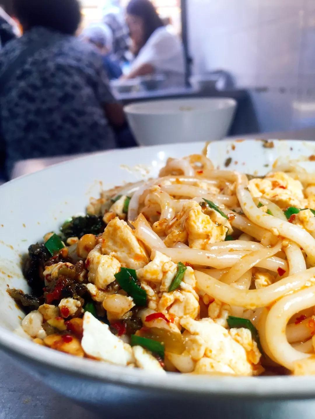 一碗米线斩群妖|我在昆明这5家米线店跪得端端正正