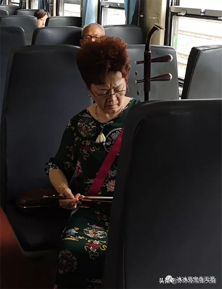 绿皮车成渝铁路上运行,川黔铁路最后的绿皮车