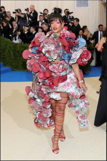 明星红毯那些奇葩礼服,盘点女明星的那些奇葩的衣服