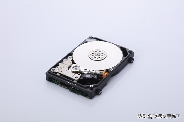 移动硬盘异响不读取资料恢复,8t移动硬盘异响