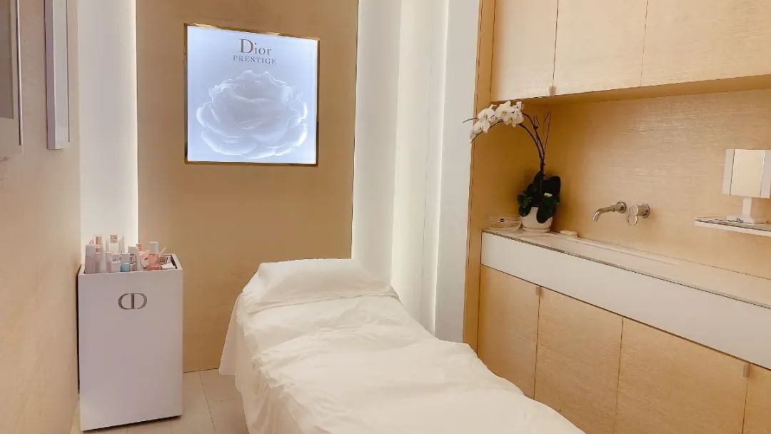 哈尔滨dior专柜远大,dior迪奥官方线上精品店