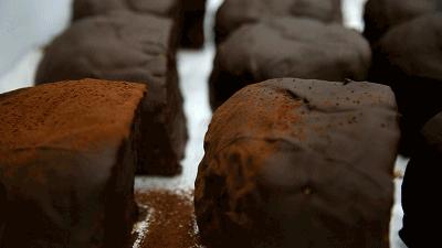 为了吃这个包包，排了80米长队！