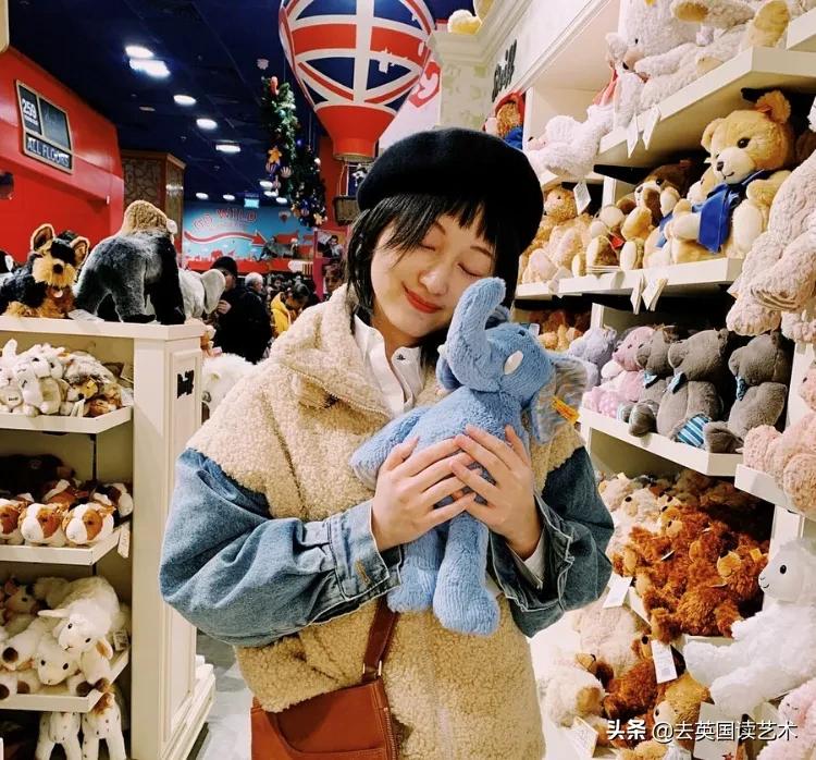 50美金的大闸蟹，川菜馆里的KTV，留学生都怎么过中秋？