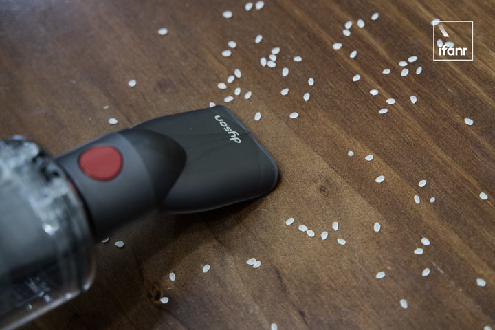 戴森digitalslim轻量吸尘器黑科技,戴森万象吸尘器omniglide开箱视频