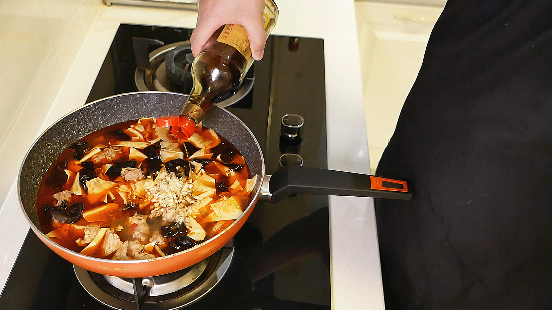 香辣排骨干锅正宗做法,排骨香辣锅的正宗做法