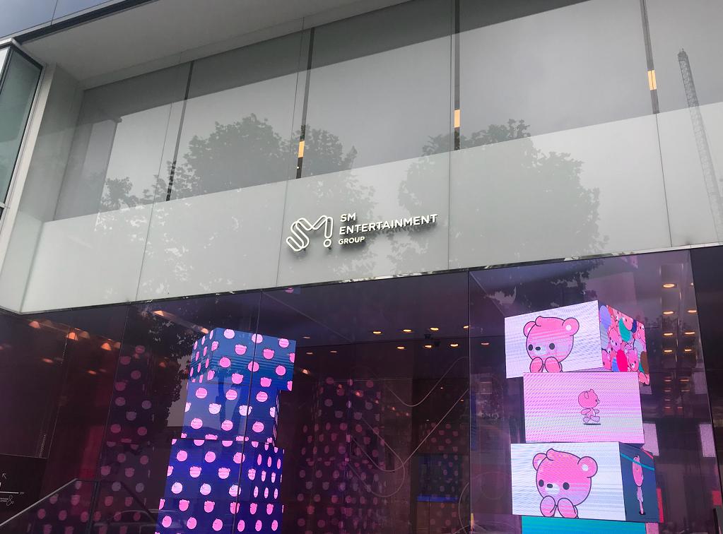 sm对fx的态度,sm真的不让fx回归了吗