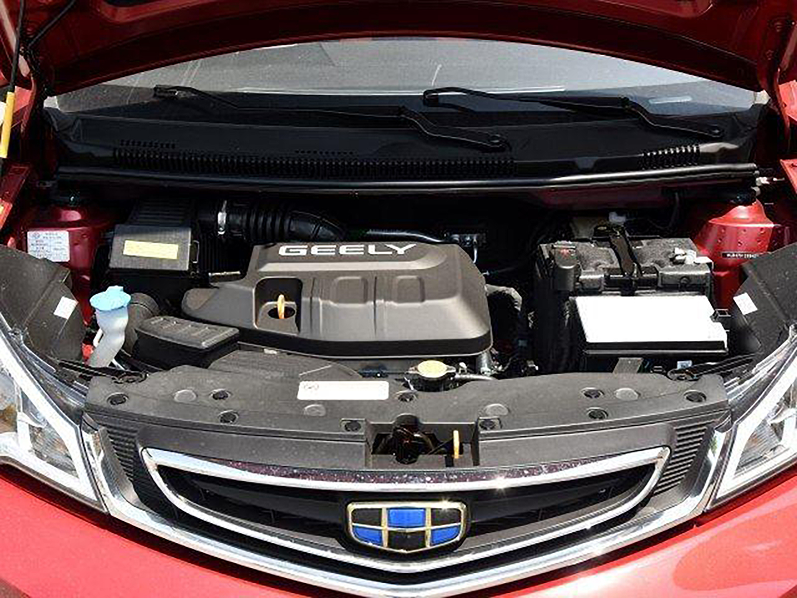 吉利远景x1怎么样优缺点,3万多吉利suv新车