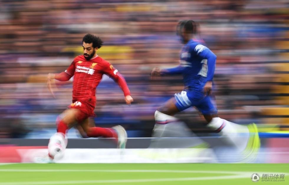 盘点足坛速度快的后卫,足球球星里面的速度最快的人